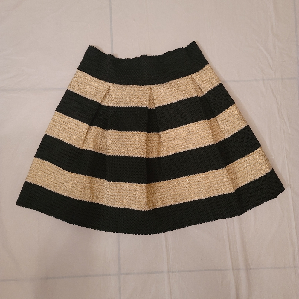 Xhilaration Black and Gold Skirt Size Large